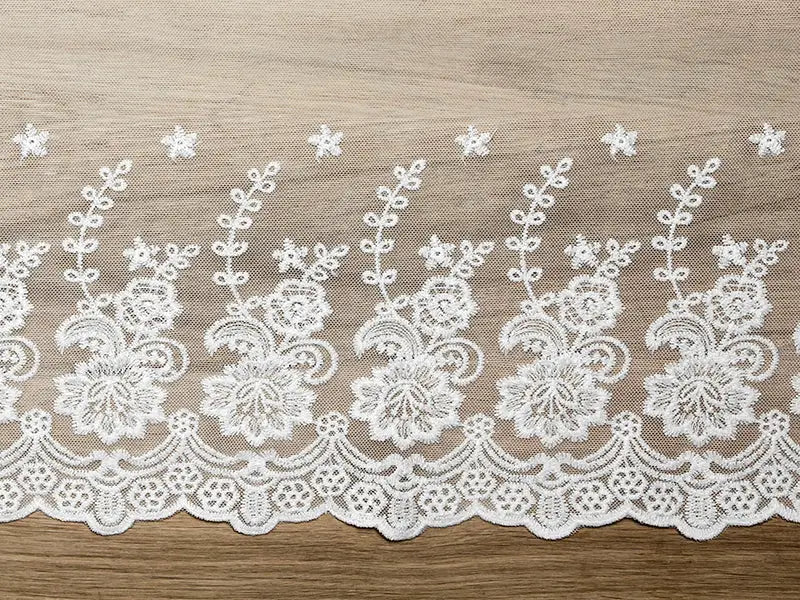 Lace off-white 0.45 x 9m (1 pc. / 9 lm)